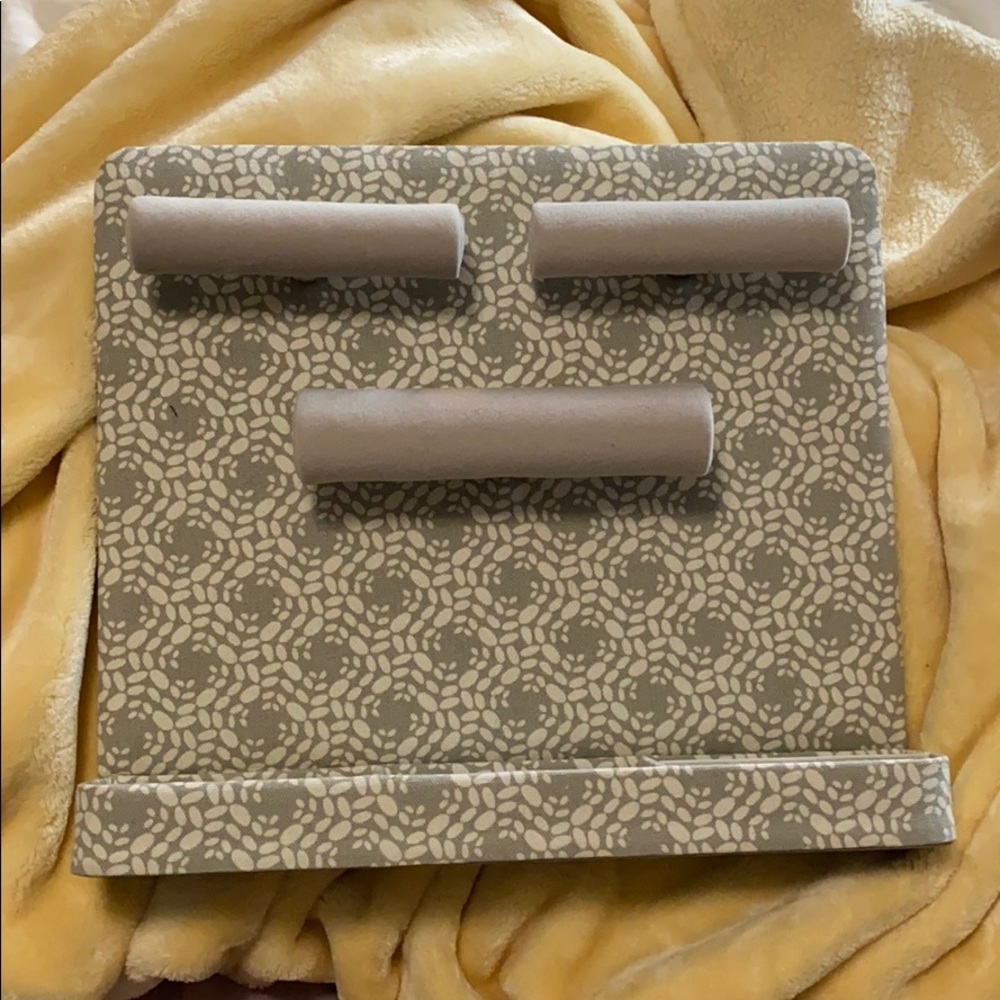 Jewelry organizer
